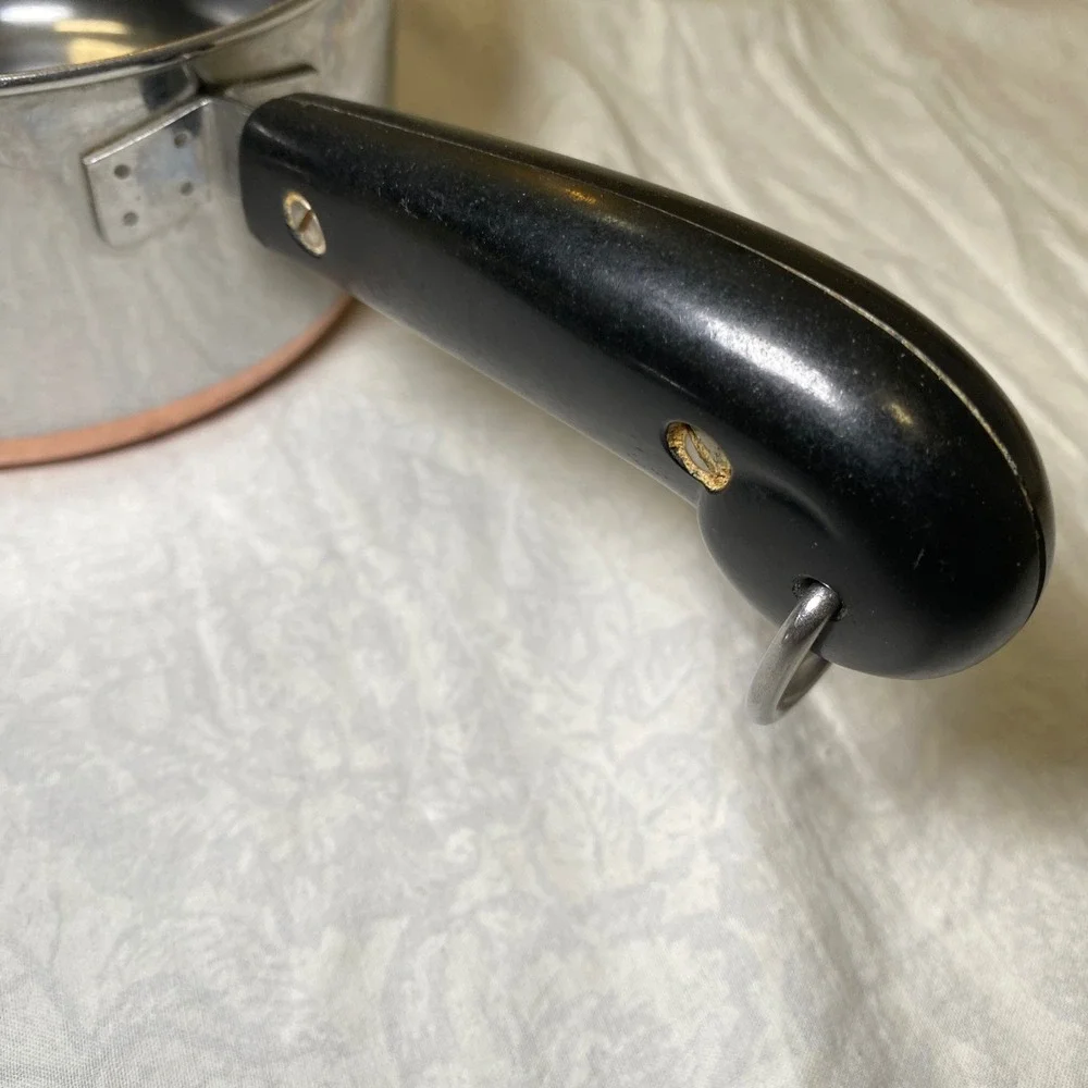 Vintage Revere Ware 1.5 Qt Saucepan Copper Bottom w/ Lid Clinton IL 1801 USA